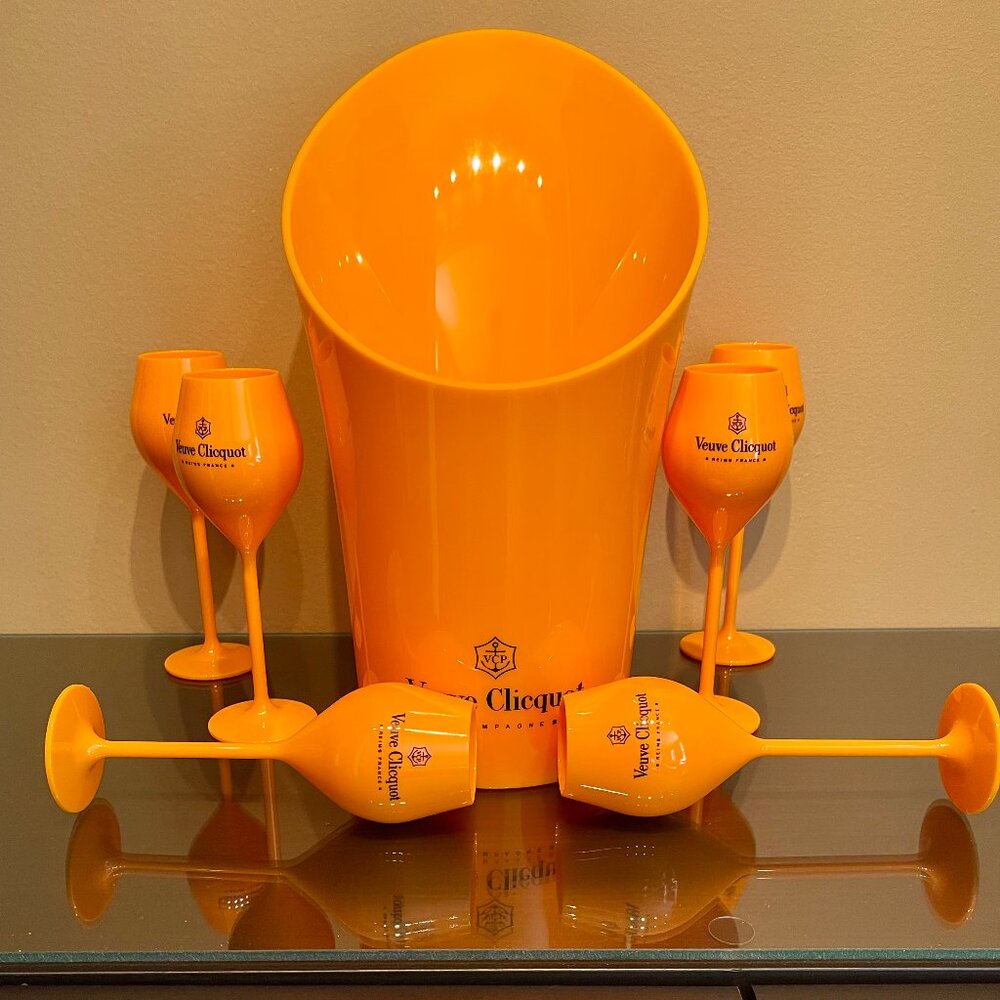 VEUVE CLICQUOT CHAMPAGNE 15" ORANGE ACRYLIC ICE BUCKET AND 5 GOBLETS - NEW